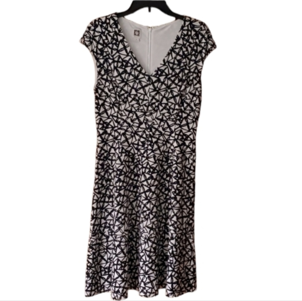 Anne Klein Womans Black and Cream Geometricโ Short Sleeve Dress in Size 8